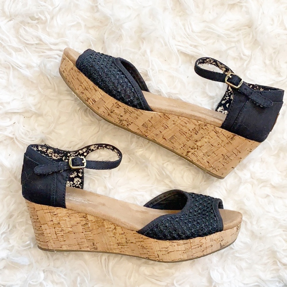 Toms peep toe wedges size 9